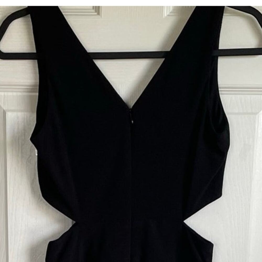 Laundry by Shelli Segal Black Jumpsuit Side Cutouts Sz 2 Deep V-Neck Wide Legs - Picture 4 of 11